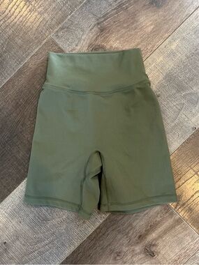 Ptula sz xs High-Waist Olive Green Women’s Active Bike Shorts